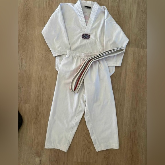 Karate Taekwondo uniform size 0 - Picture 1 of 3